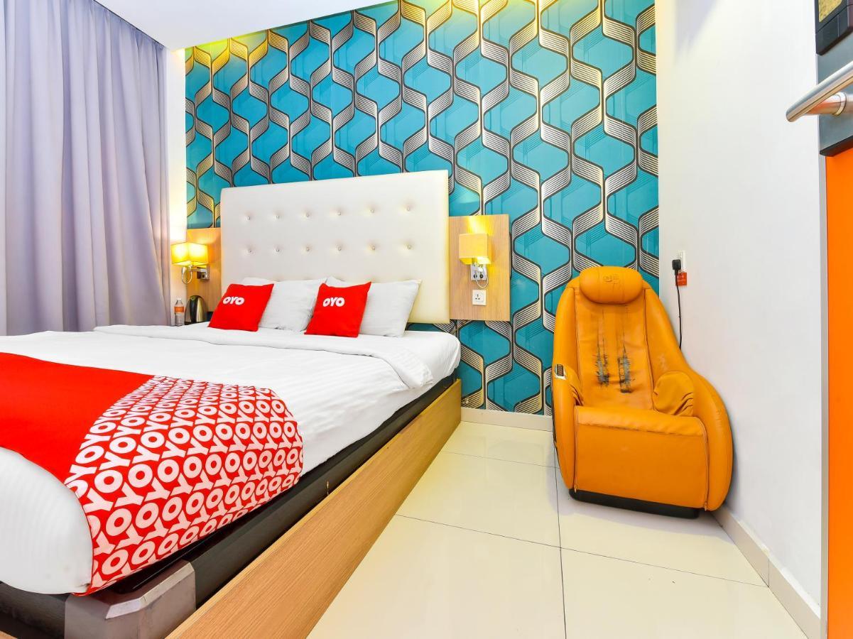 Oyo 90511 Sovotel Kota Damansara 38A Екстер'єр фото