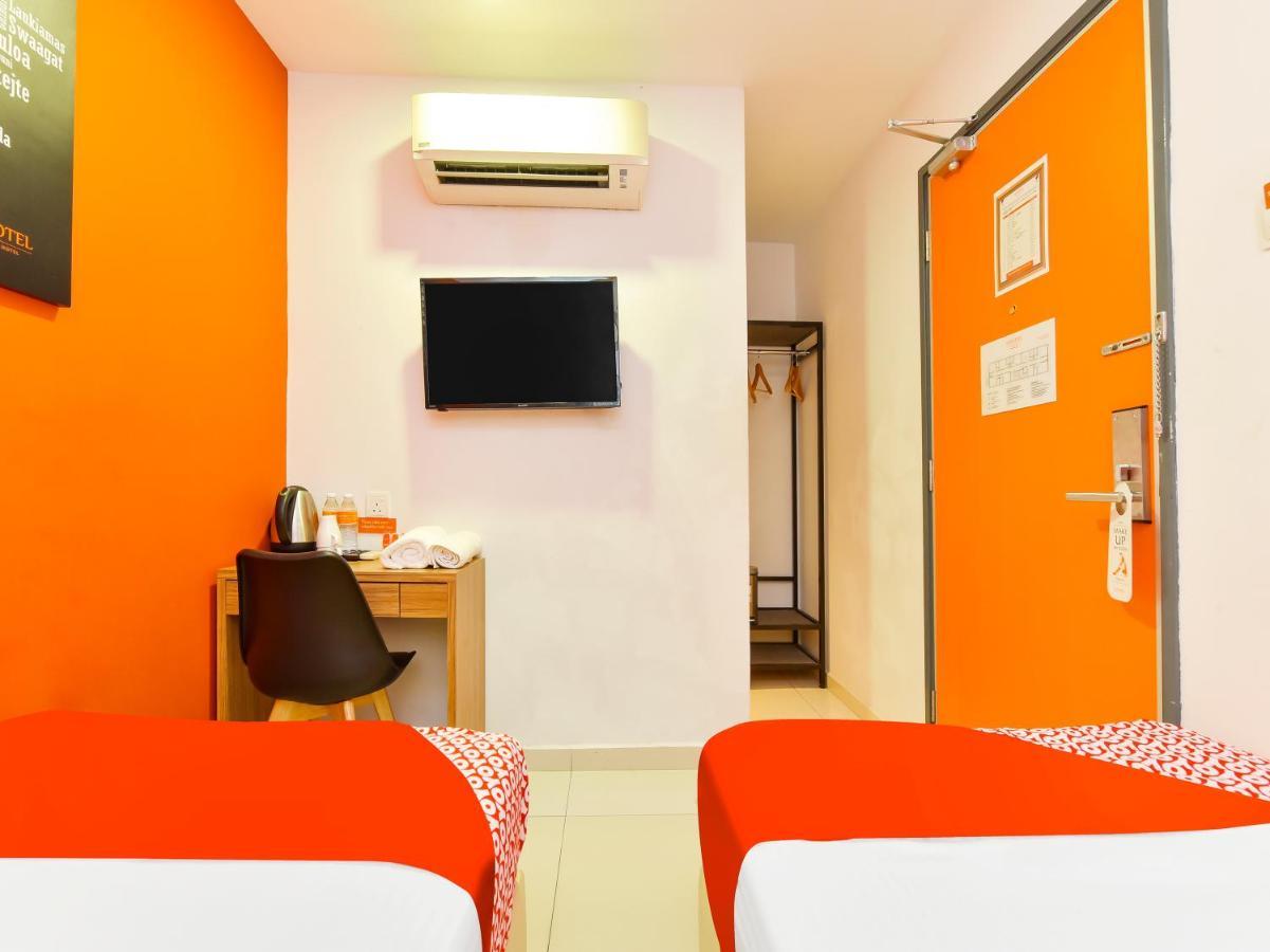 Oyo 90511 Sovotel Kota Damansara 38A Екстер'єр фото