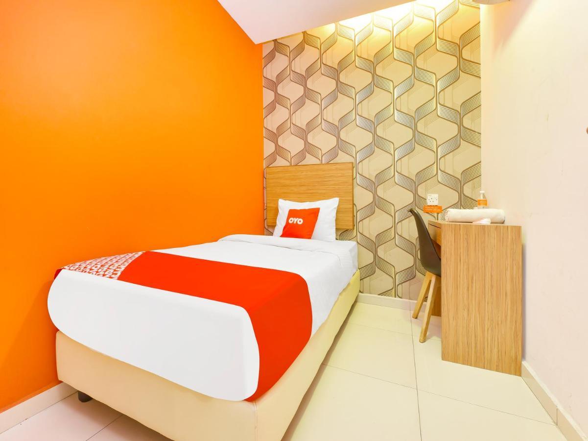 Oyo 90511 Sovotel Kota Damansara 38A Екстер'єр фото